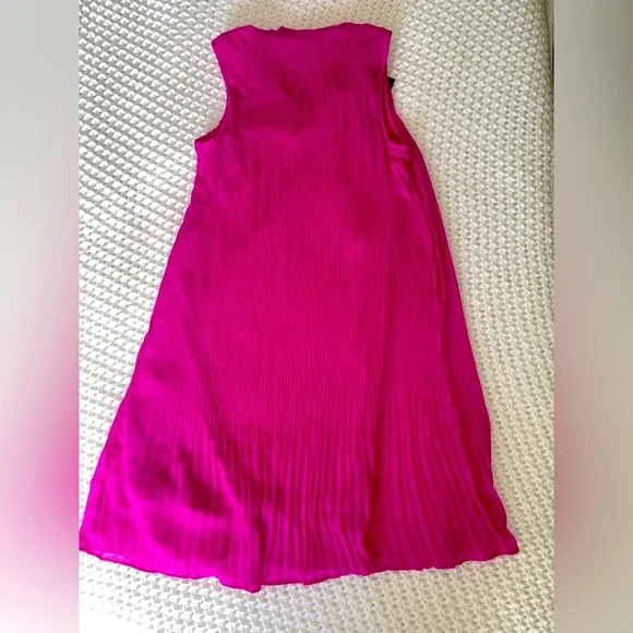 New! DKNY Fuchsia Pink Sleeveless Pleated Mini Shift Dress - Picture 4 of 7